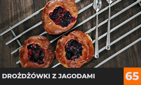 Drożdżówki z jagodami polecają się do kawy
