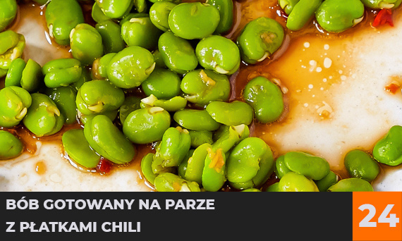 Bób gotowany na parze z płatkami chilli