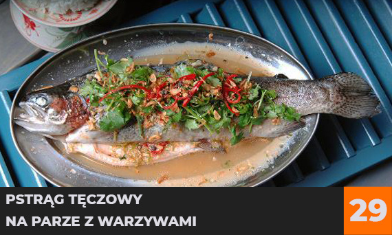 Pstrąg tęczowy na parze z warzywami