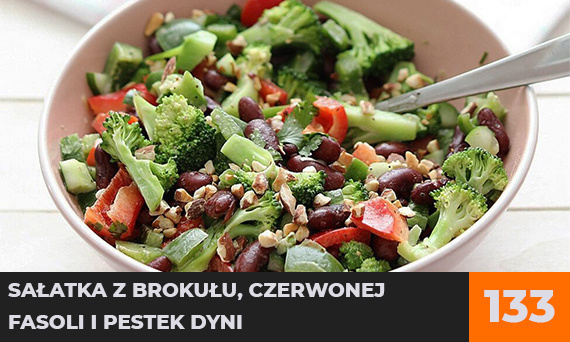 Sałatka z brokułu, czerwonej fasoli i pestek dyni