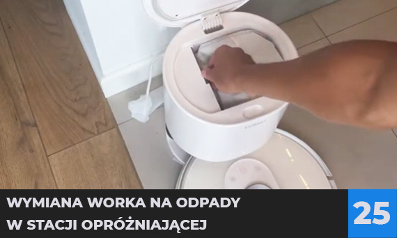 Wymiana worka na odpady w stacji samo-opróżniającej COBBO PRO 27+